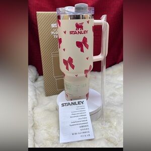 Stanley Cream Tumbler with Red Bows